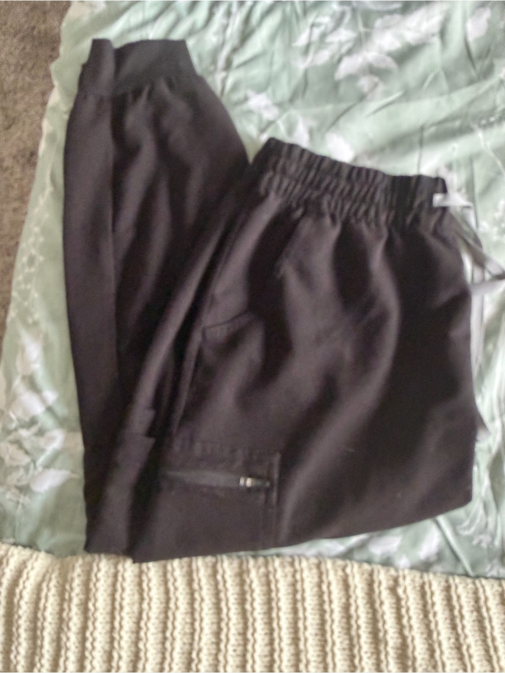 Figs Black Women's Elastic-Waist Cargo Jogger Pants